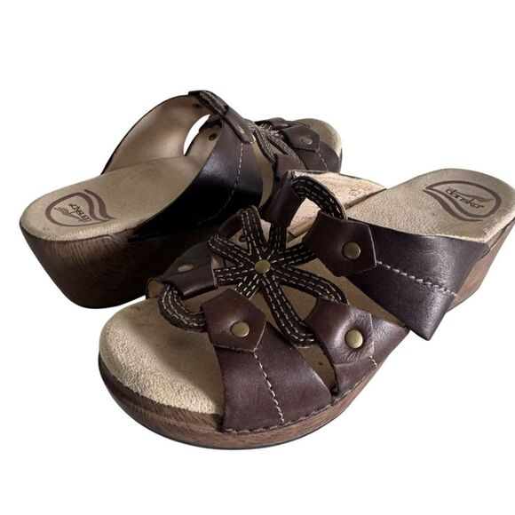 Dansko Brown Leather Cut Out Clog Sandals Sz 36 - Picture 2 of 8